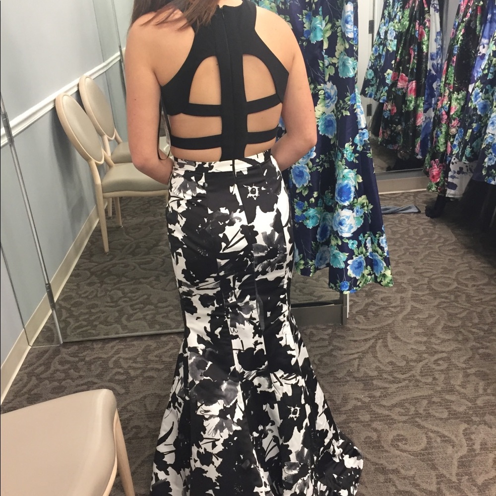 Black and White Floral Prom/Ball/Formal Dress